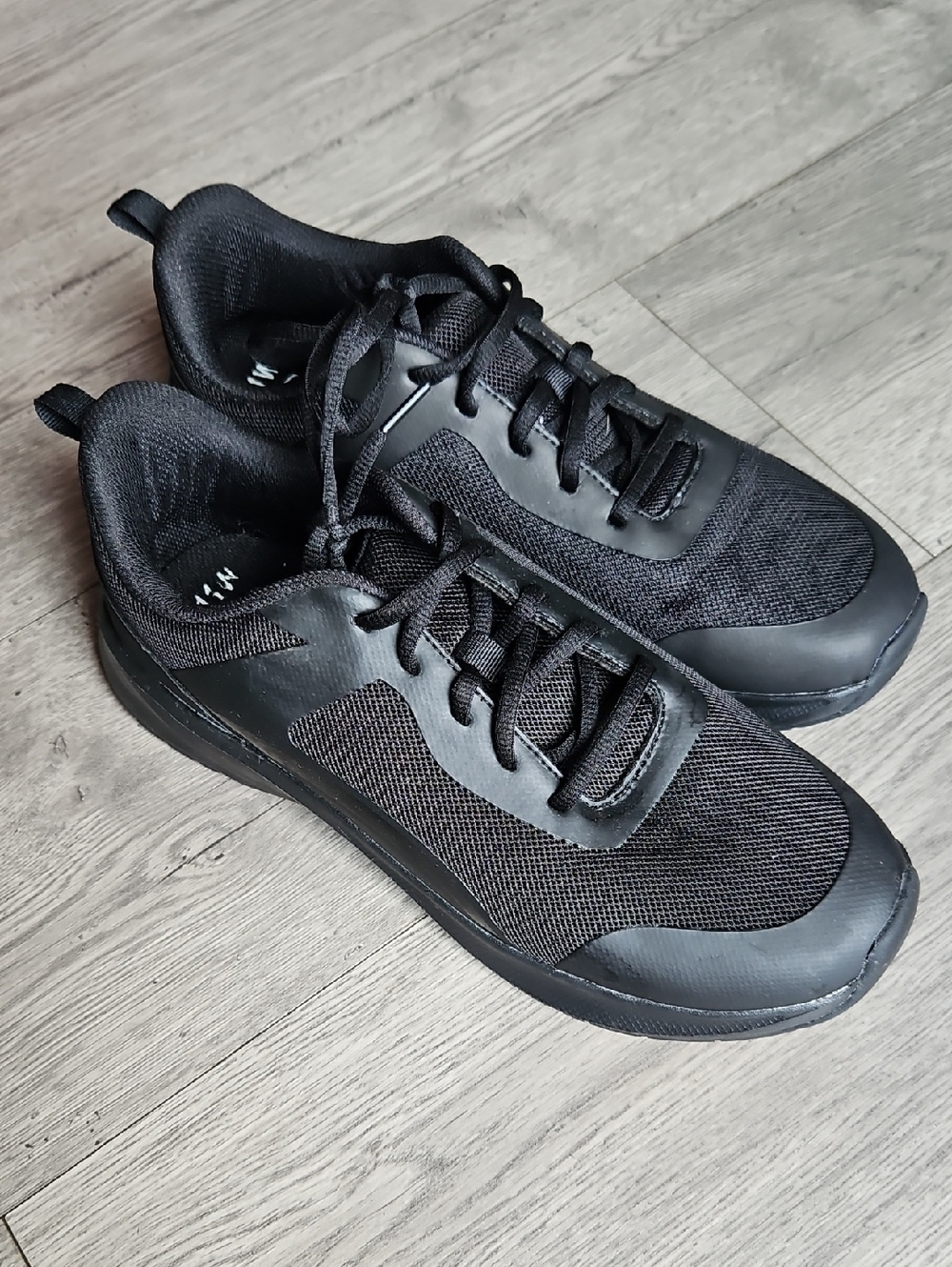 Athletic Works Black Low Top Sneakers Size 11W